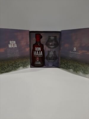 Coffret Ron MAJA 8 ans 40°  70 CL  Salvador en Amérique Latine