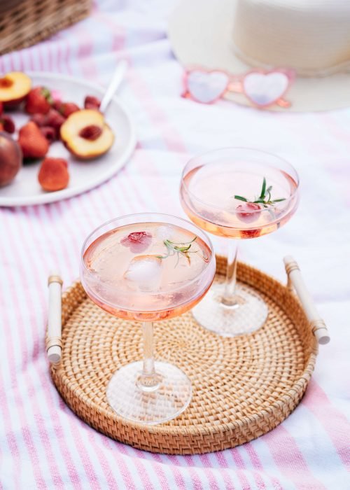pink-drinks-cocktail-with-ice-raspberry-rosemar-2023-07-31-23-44-42-utc-qgf1ay7kpcm1289a9b1s1giamaxjdj0i4eew9autso